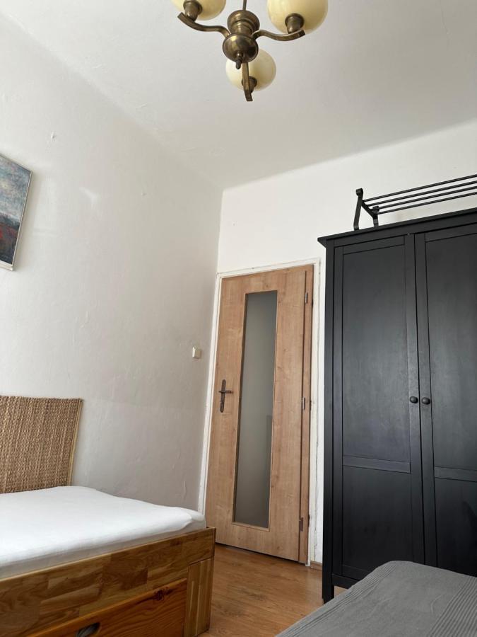 Apartments & Restaurant Tkalcovsky Dvur Praha Bagian luar foto