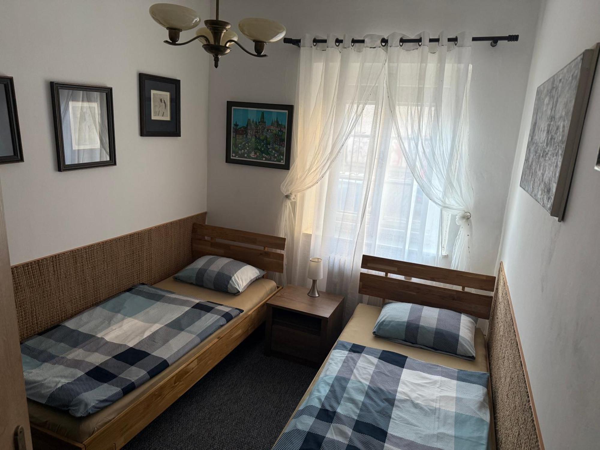 Apartments & Restaurant Tkalcovsky Dvur Praha Bagian luar foto