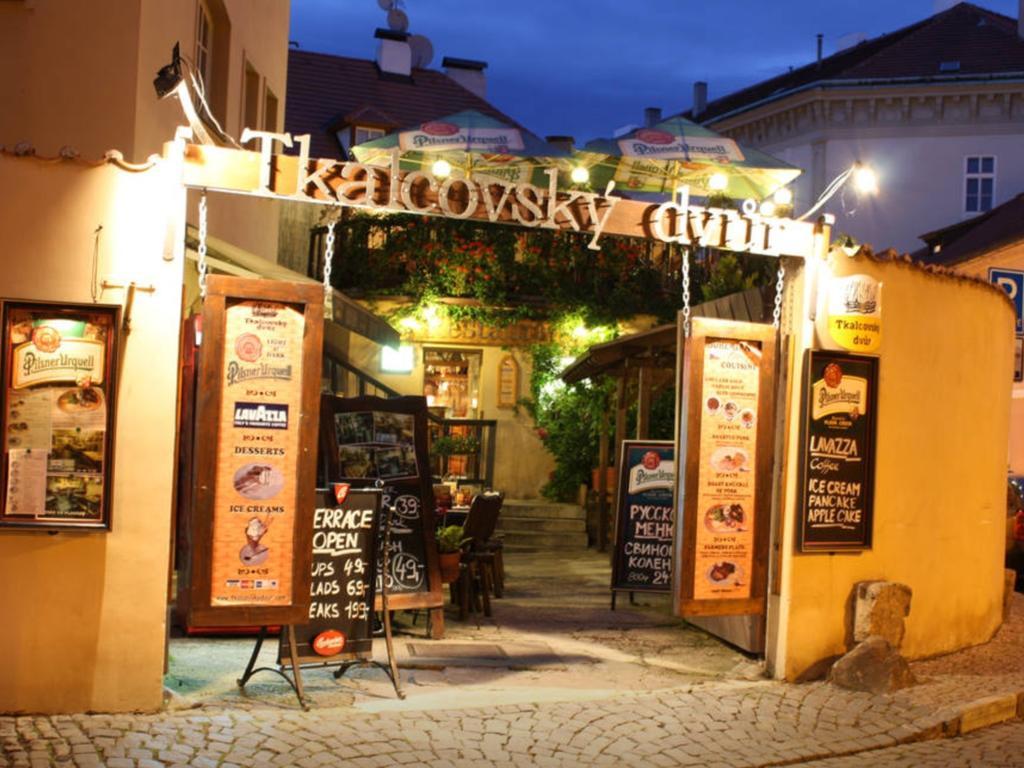 Apartments & Restaurant Tkalcovsky Dvur Praha Ruang foto
