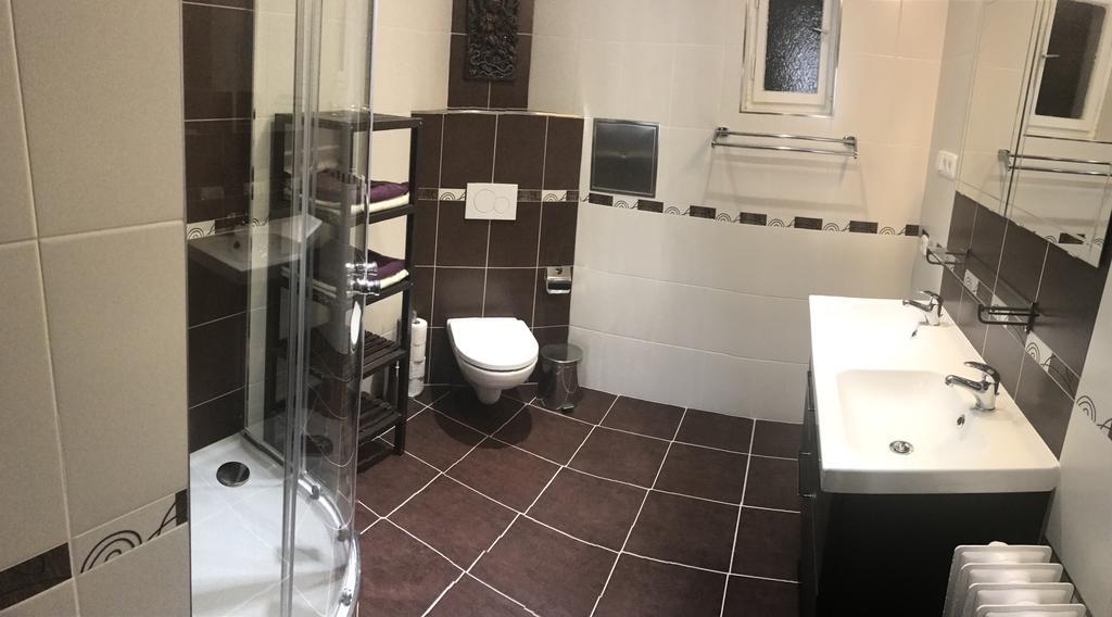 Apartments & Restaurant Tkalcovsky Dvur Praha Bagian luar foto