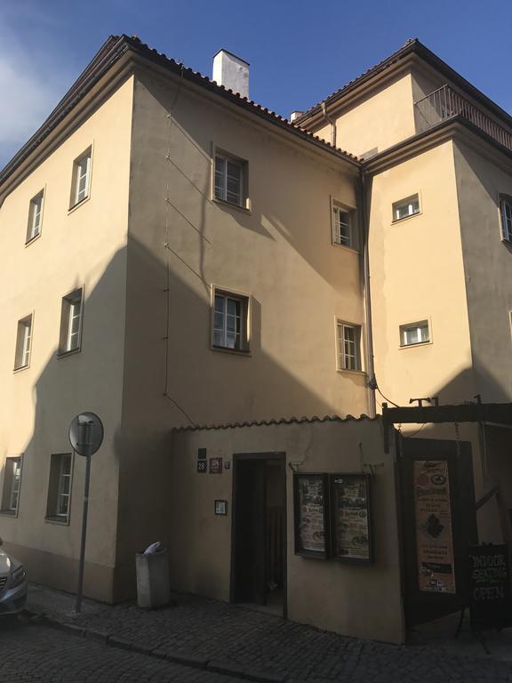 Apartments & Restaurant Tkalcovsky Dvur Praha Bagian luar foto